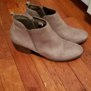 Cute American eagle booties